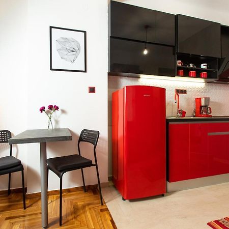 Downtown Luxury Boutique Suites : The Red Suite Thessaloniki Exterior photo