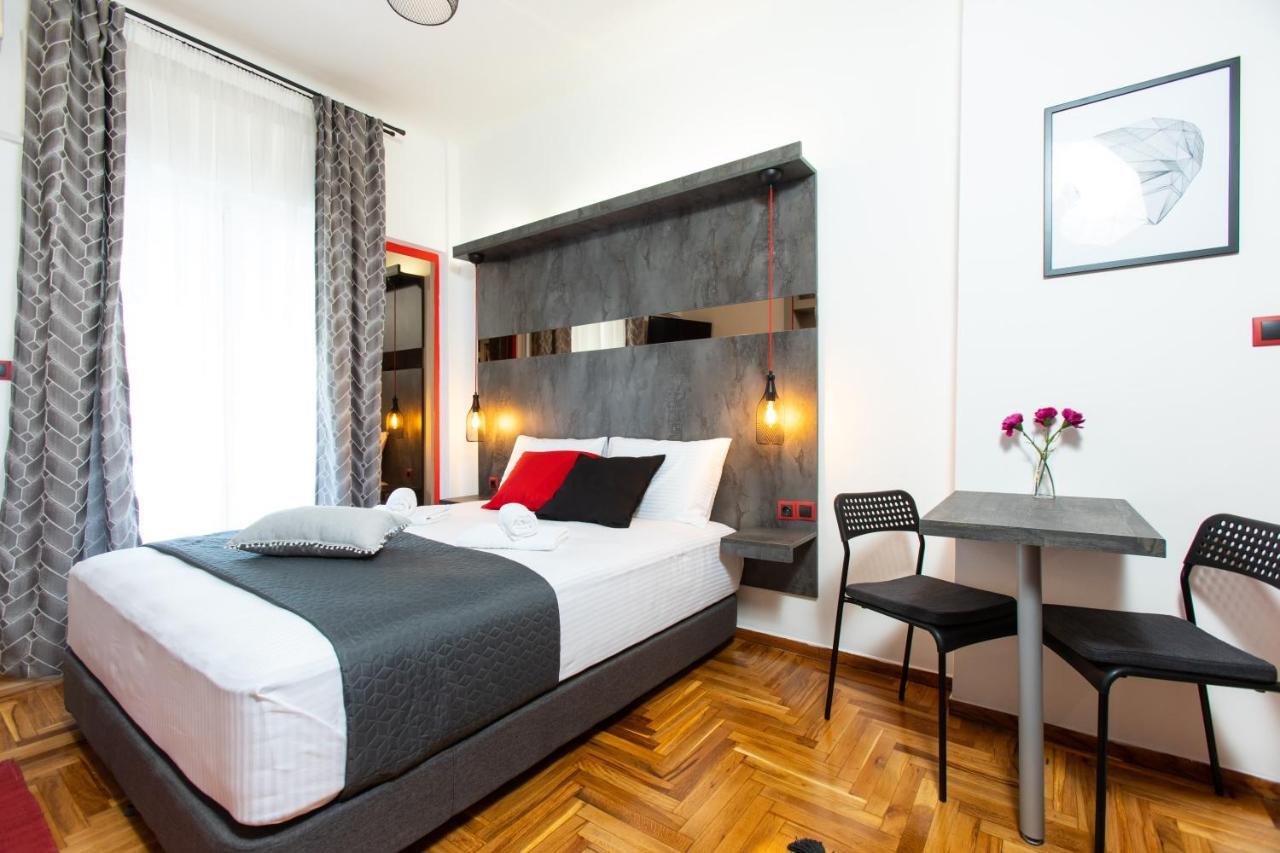 Downtown Luxury Boutique Suites : The Red Suite Thessaloniki Exterior photo