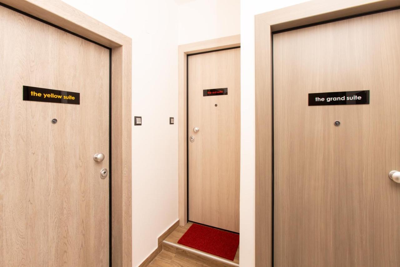 Downtown Luxury Boutique Suites : The Red Suite Thessaloniki Exterior photo