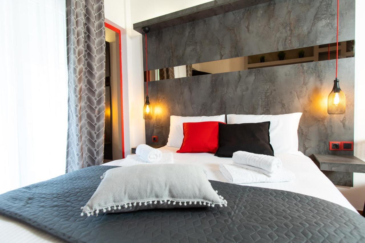 Downtown Luxury Boutique Suites : The Red Suite Thessaloniki Exterior photo