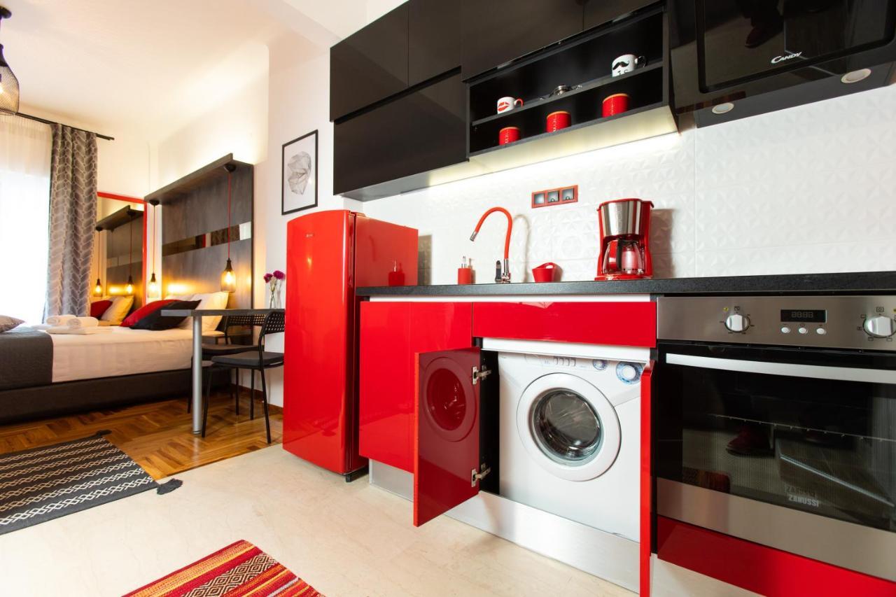 Downtown Luxury Boutique Suites : The Red Suite Thessaloniki Exterior photo