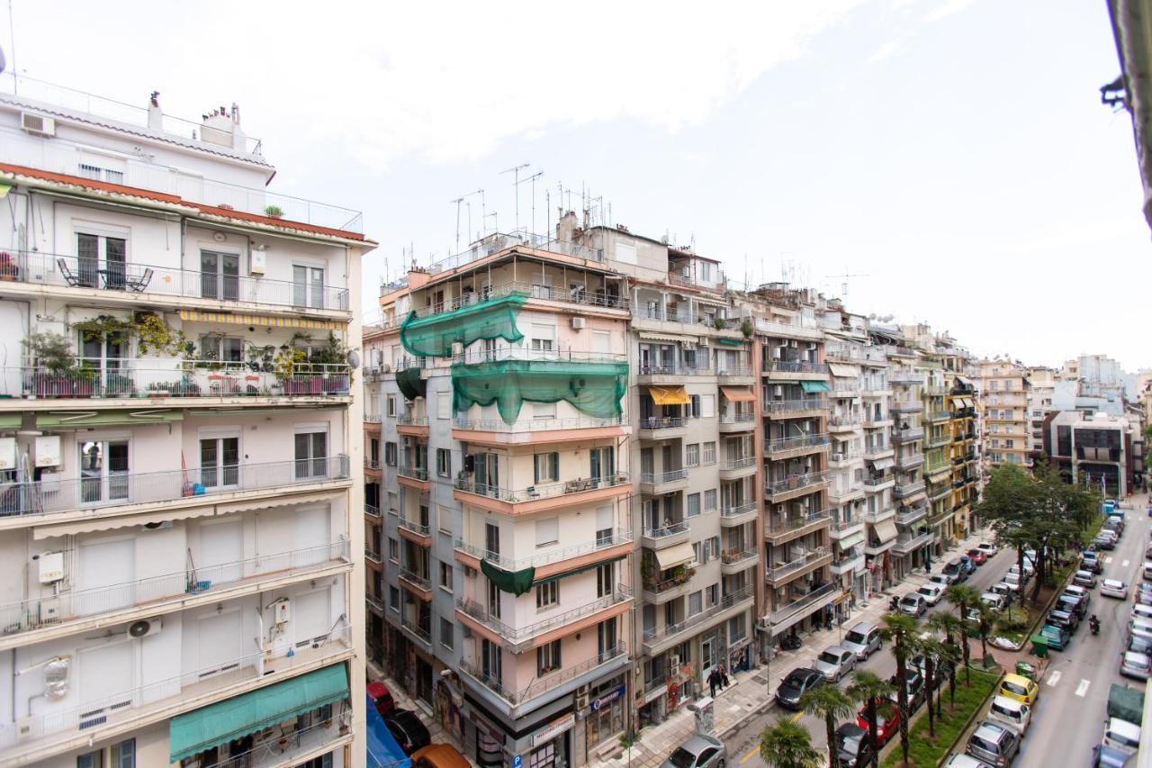 Downtown Luxury Boutique Suites : The Red Suite Thessaloniki Exterior photo
